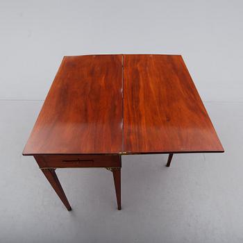 SPELBORD, sengustavianskt, omkring år 1800.
