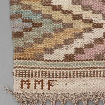 Märta Måås-Fjetterström, A carpet, "Vit botten", flat weave, ca 293-301,5 x 201,5-205 cm, signed MMF.