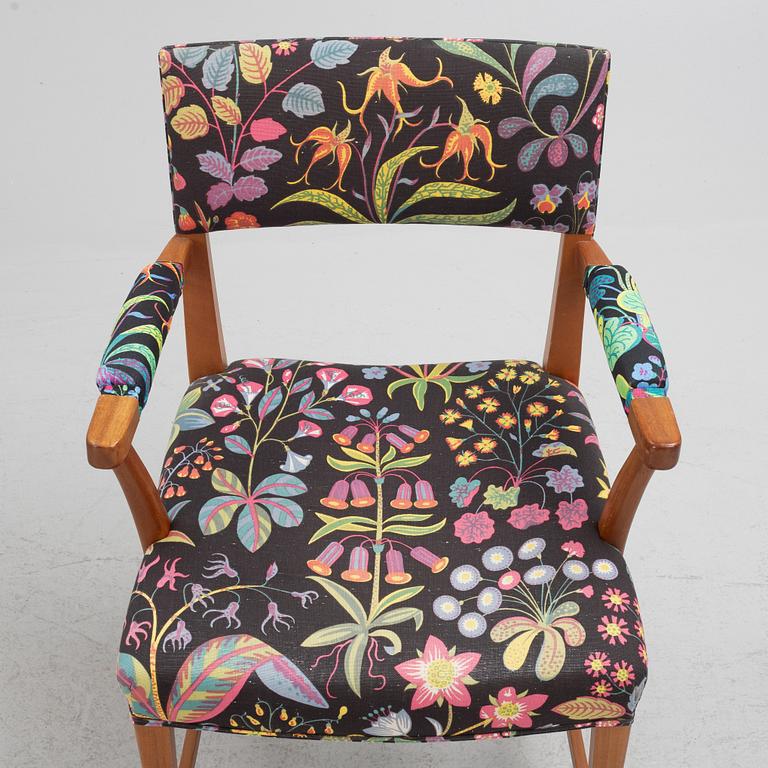 Josef Frank, a pair of model 695 armchairs, Firma Svenskt Tenn.