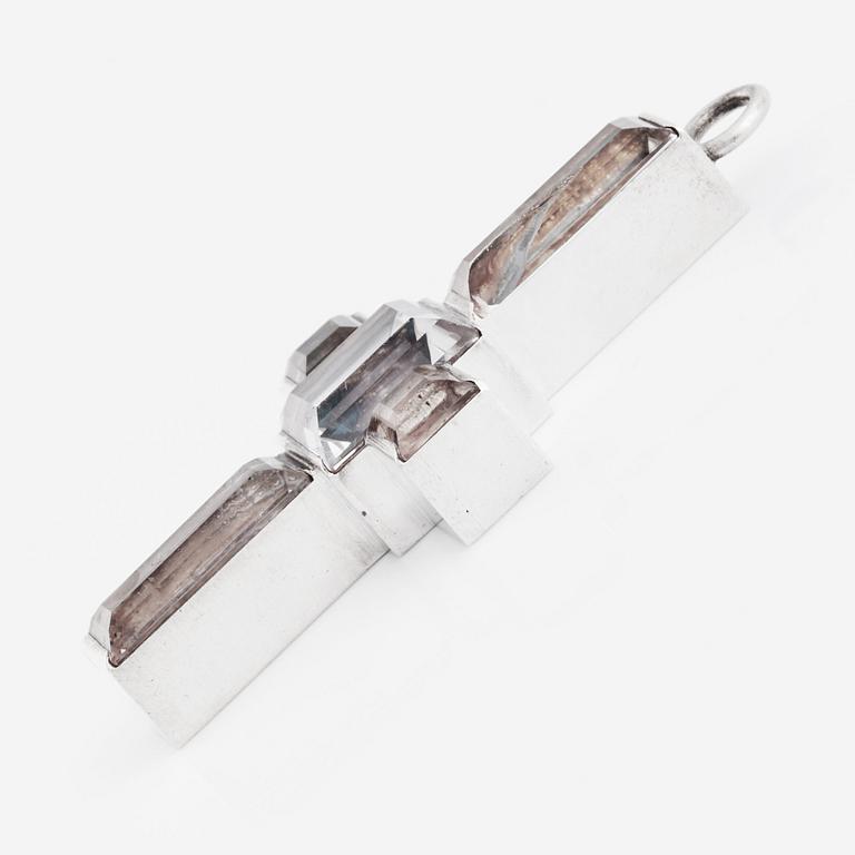 Wiwen Nilsson, hängsmycke sterlingsilver med bergkristall, i form av ett kors, Lund 1941.