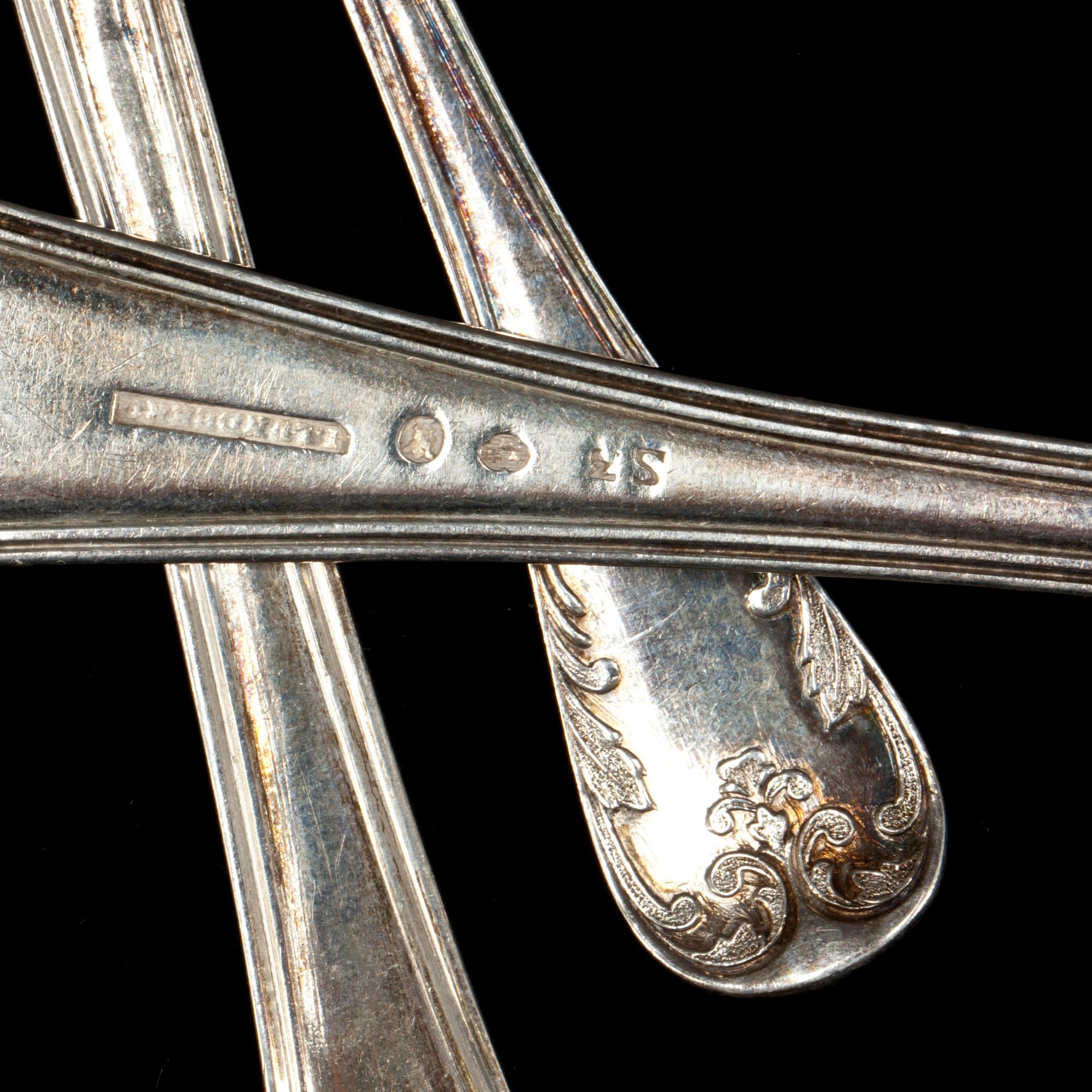 BESTICKSUPPSÄTTNING, silver,23 st.  Modell gammalfransk Bl a Jakob S. Lundberg, Stockholm, 1824. Vikt ca 1088g.