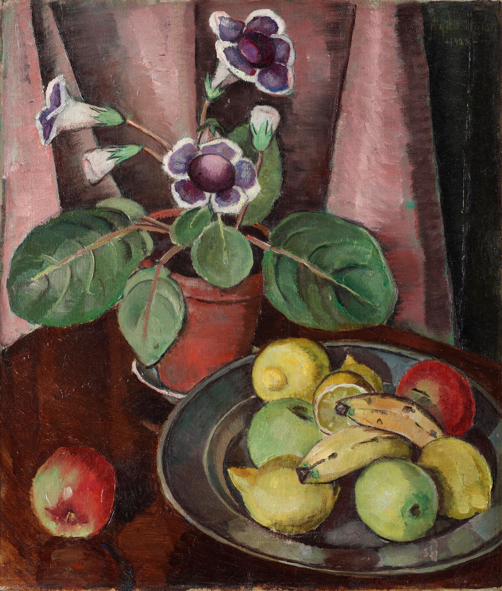 Agda Holst, Still life with plant and a fruit plate.
