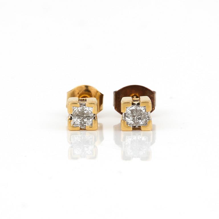 ÖRHÄNGEN, ett par, 18K guld med prinsesslipade diamanter, tot ca 0,15 ct. Total vikt (exl en plupp) ca 1,35 g.