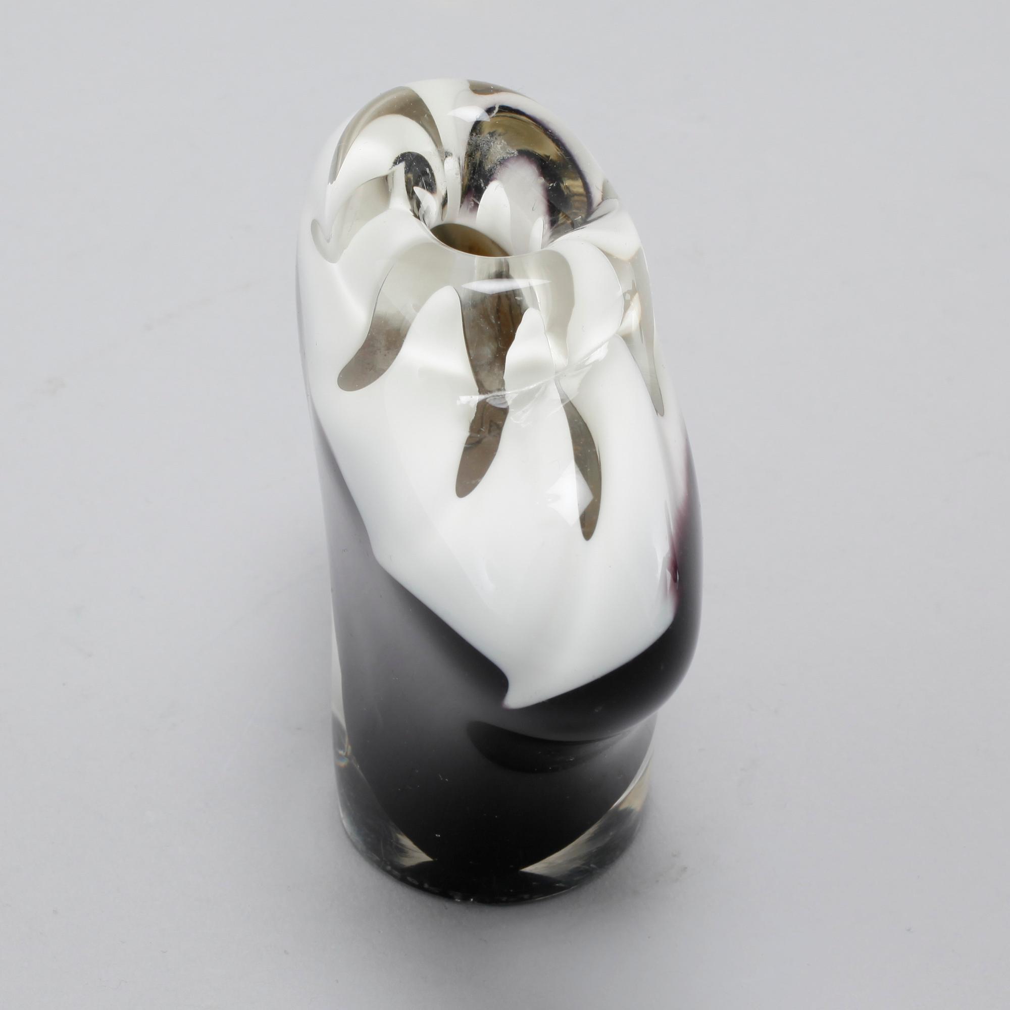 PAUL KEDELV, skålar, 2 st, samt vas, "Coquille" Flygsfors, 1950/60-tal.
