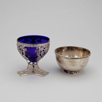 SKÅLAR, 2 st, bland annat en E. Råström, Stockholm, 1933. Vikt 275 gram.