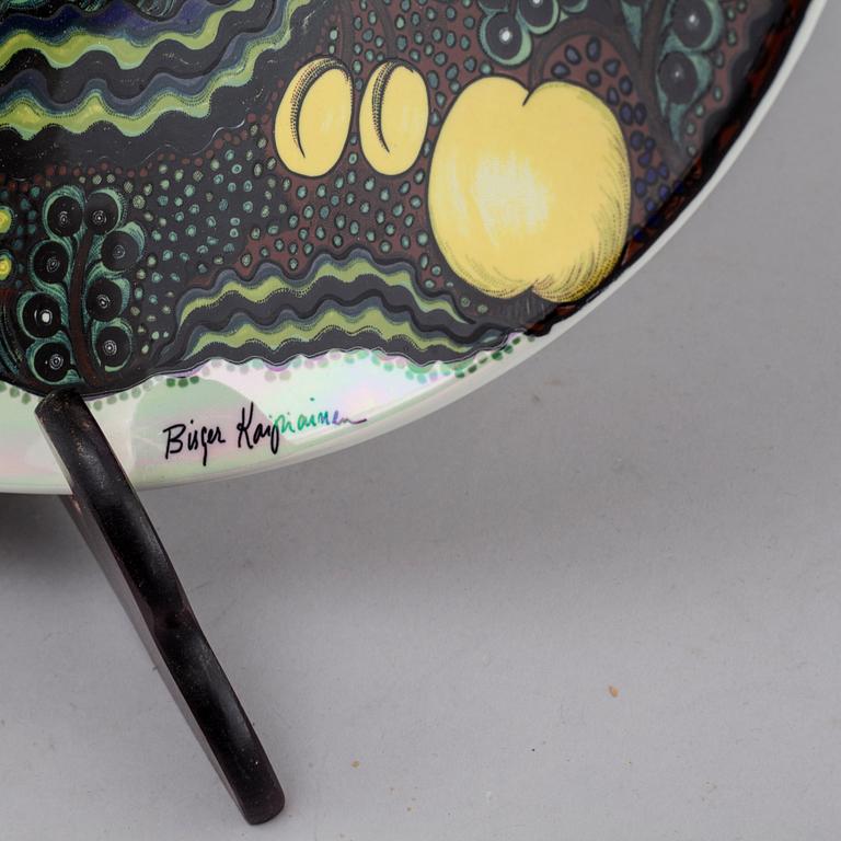 A ceramic dish by Birger Kaipiainen for RÖrstrand, numbered 79/500.