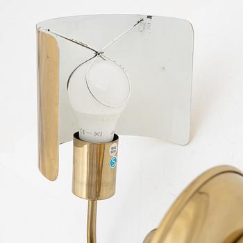 Josef Frank, a model '2365' brass wall light, Firma Svenskt Tenn.