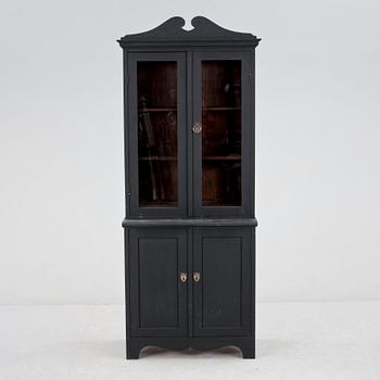 VITRINSKÅP, 1900-talets början.