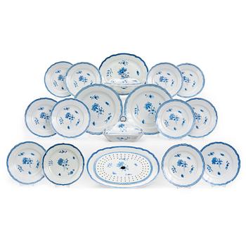909. A blue and white dinner service, Qing dynasty, Qianlong (1736-95). (53 pieces).