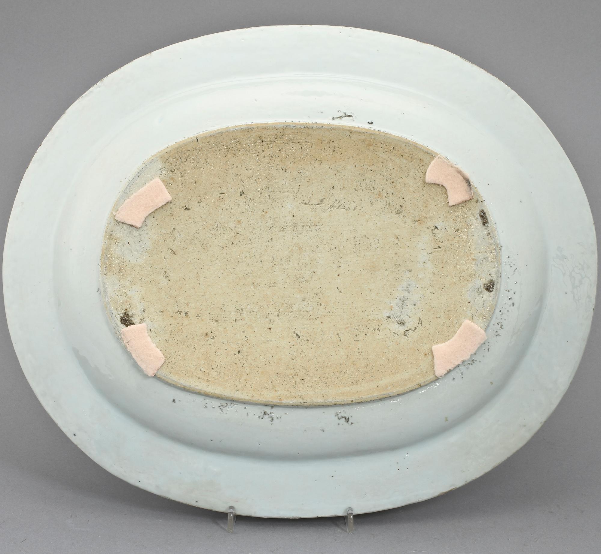 UPPLÄGGNINGSFAT, porslin, Kina, Qianlong, 1736-1795.