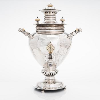 N.D. Yanichkin, samovar, silver, S:t Petersburg, Ryssland 1886. Finska kontrollstämplar A. Tillander.