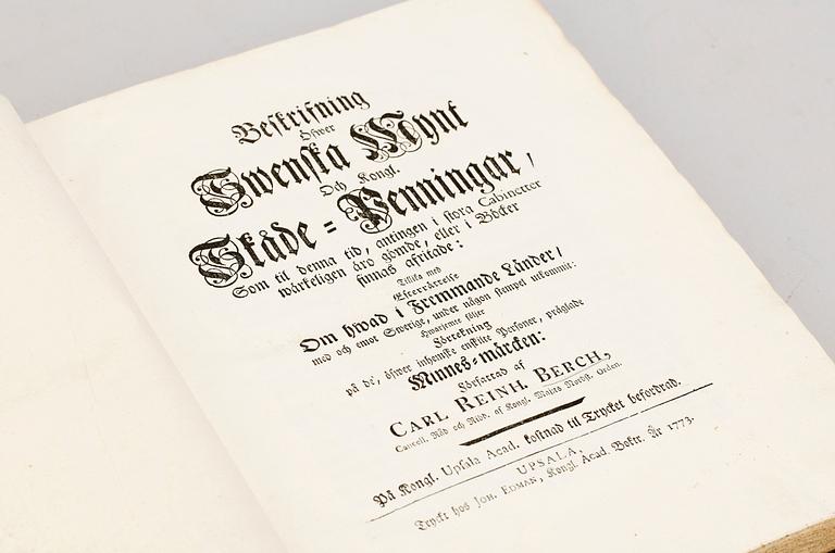 BOK, "Beskrifning öfwer Swenska Mynt och Kongl. Skåde-Penningar..." av Carl Reinh. Berch, Uppsala 1773.