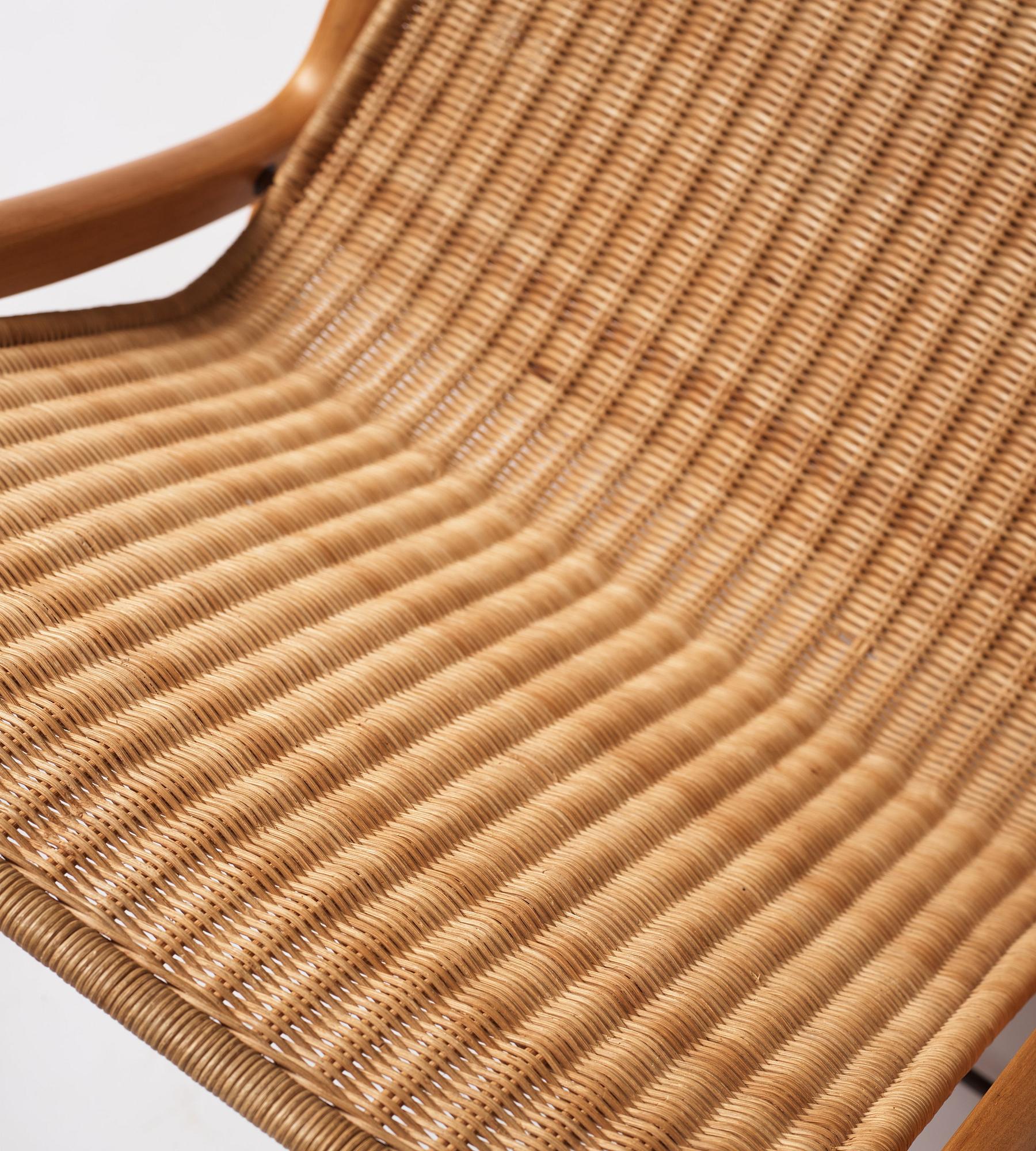 Peter Hvidt & Orla Mølgaard Nielsen, a pair of "X-chair" easy chairs, model "6103", Fritz Hansen, Denmark 1968.