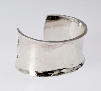 HALSRING samt ARMRING, silver, Michael Hamma, Hedvig Westermark, Stockholm, 1987-93. Ca 125 g.