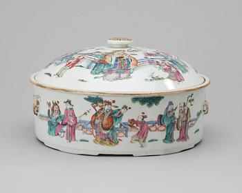 742. KAROTTE MED LOCK, porslin. Kina Qingdynastin (1644-1912).