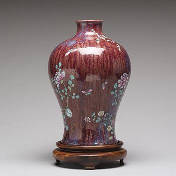 A large flambéglazed meiping vase, Qing dynasty, 18th Century.