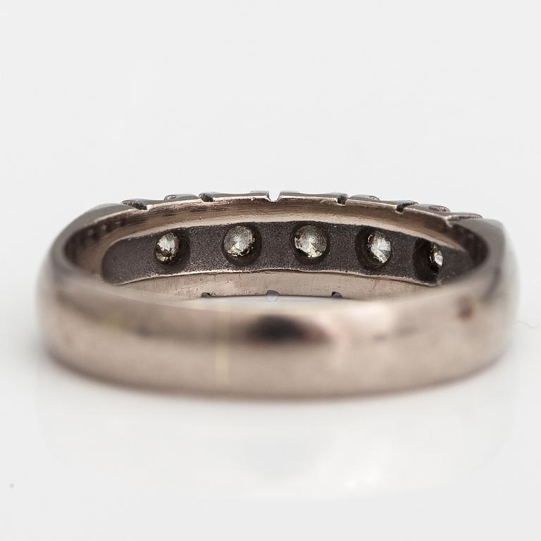 SORMUS, 14K kultaa, timantteja n. 0.50 ct yht. Mallikoru, Helsinki 2006.