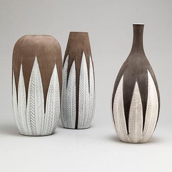 Three 'Paprika' earthen ware vases by Anna-Lisa Thomson from Upsala-Ekeby.