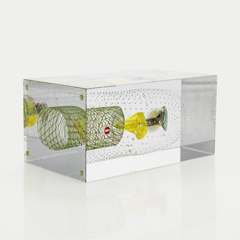 Oiva Toikka, A jubilee cube "Pohjolan häät Kalevala 150", signed Oiva Toikka Nuutajärvi 47/50.