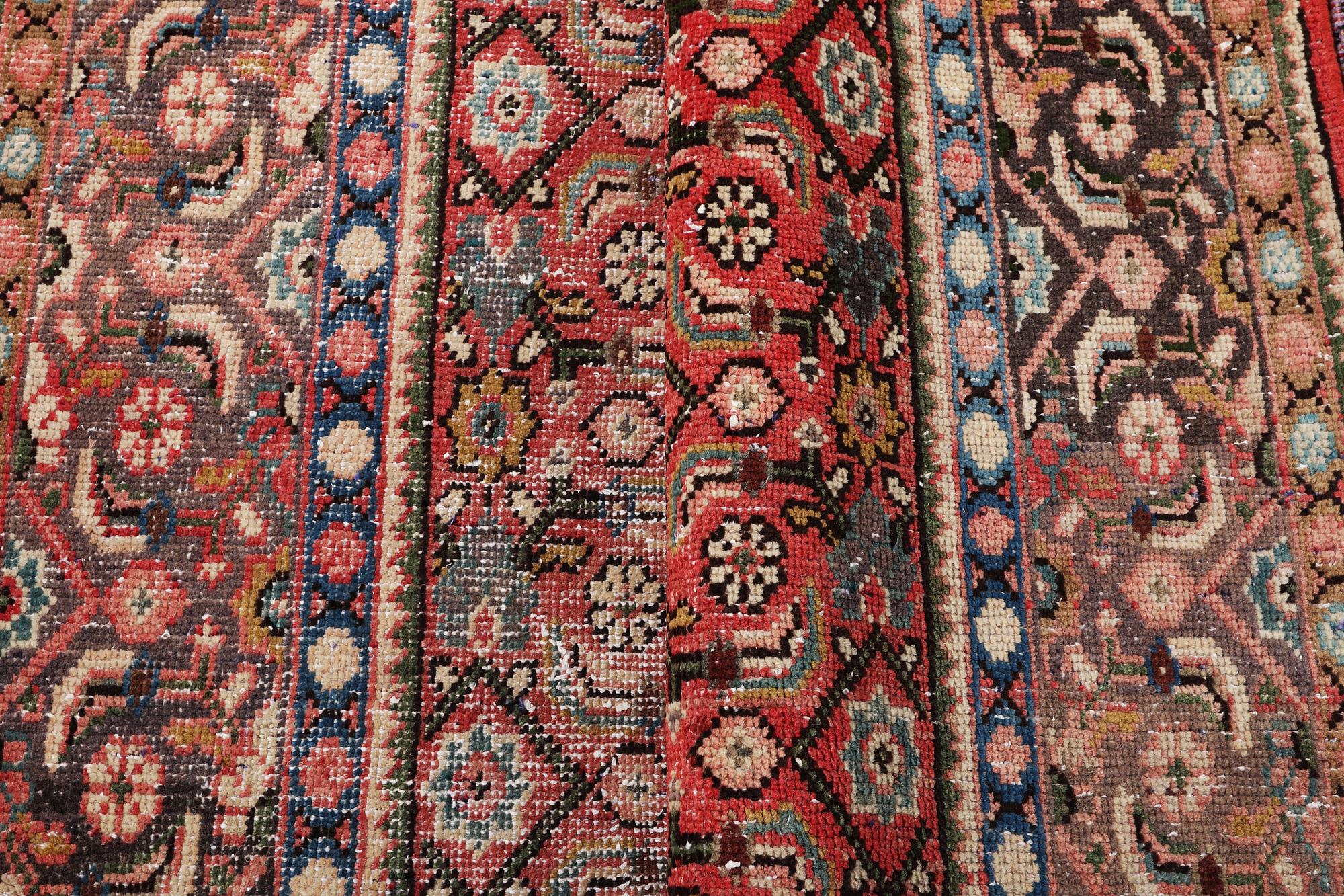 Matta, Persisk, vintage design, ca. 295 x 198 cm.