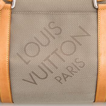 Louis Vuitton, An 'Attaquant' duffel bag.