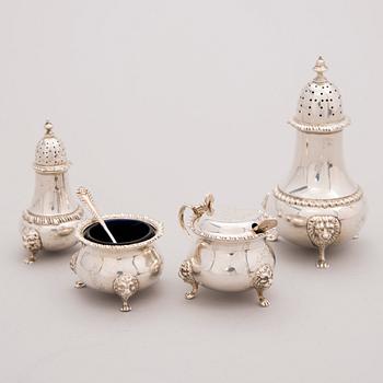 A four piece silver condiments set, Harrods, London, England, 1965-66. 531,6 g.