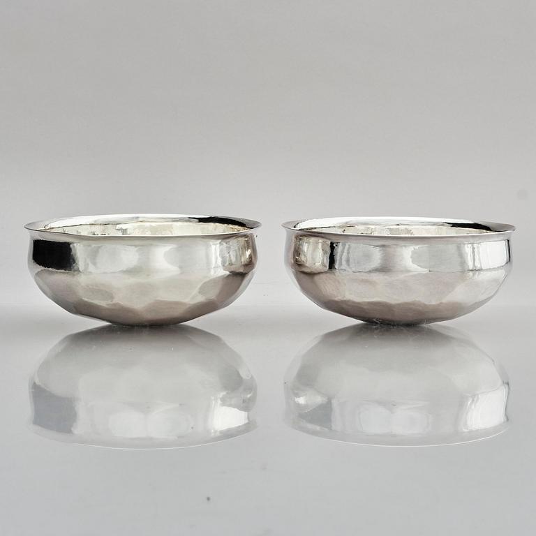 Bengt Liljedahl, a pair of sterling silver bowls, Stockholm, Sweden 1966.