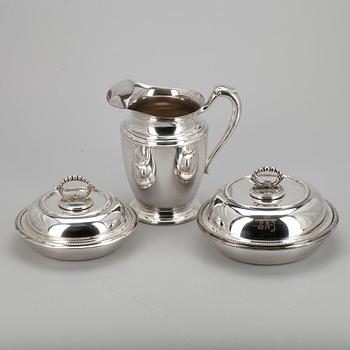 KAROTTER, 2 st, nysilver, C.G Hallberg, Stockholm 1900-talets början. KANNA, nysilver, Cresent, USA, 1900-tal.