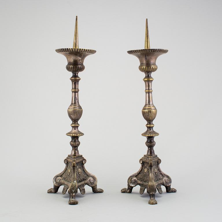 ALTARSTAKAR, ett par, 1800-tal.