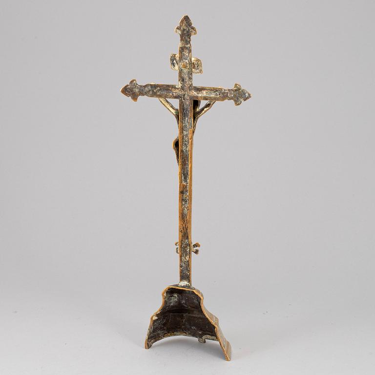 A bronze crucifix,17th/18th century.