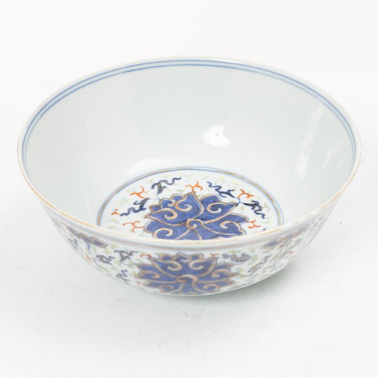 Skål, porslin, Kina, med Guanxus märke och period (1871-1909).