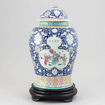 A large famille rose jar with cover, China, circa 1900.