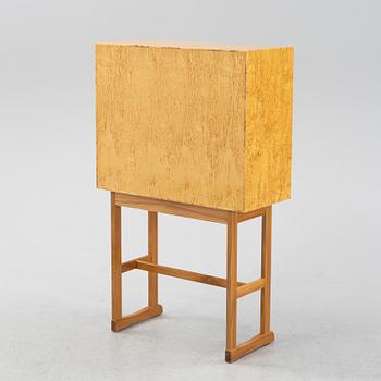 Josef Frank, a model 2215 cabinet, Firma Svenskt Tenn, post 1985.
