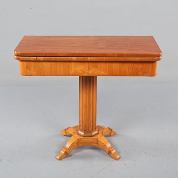 SPELBORD, omkring 1800-talets mitt.