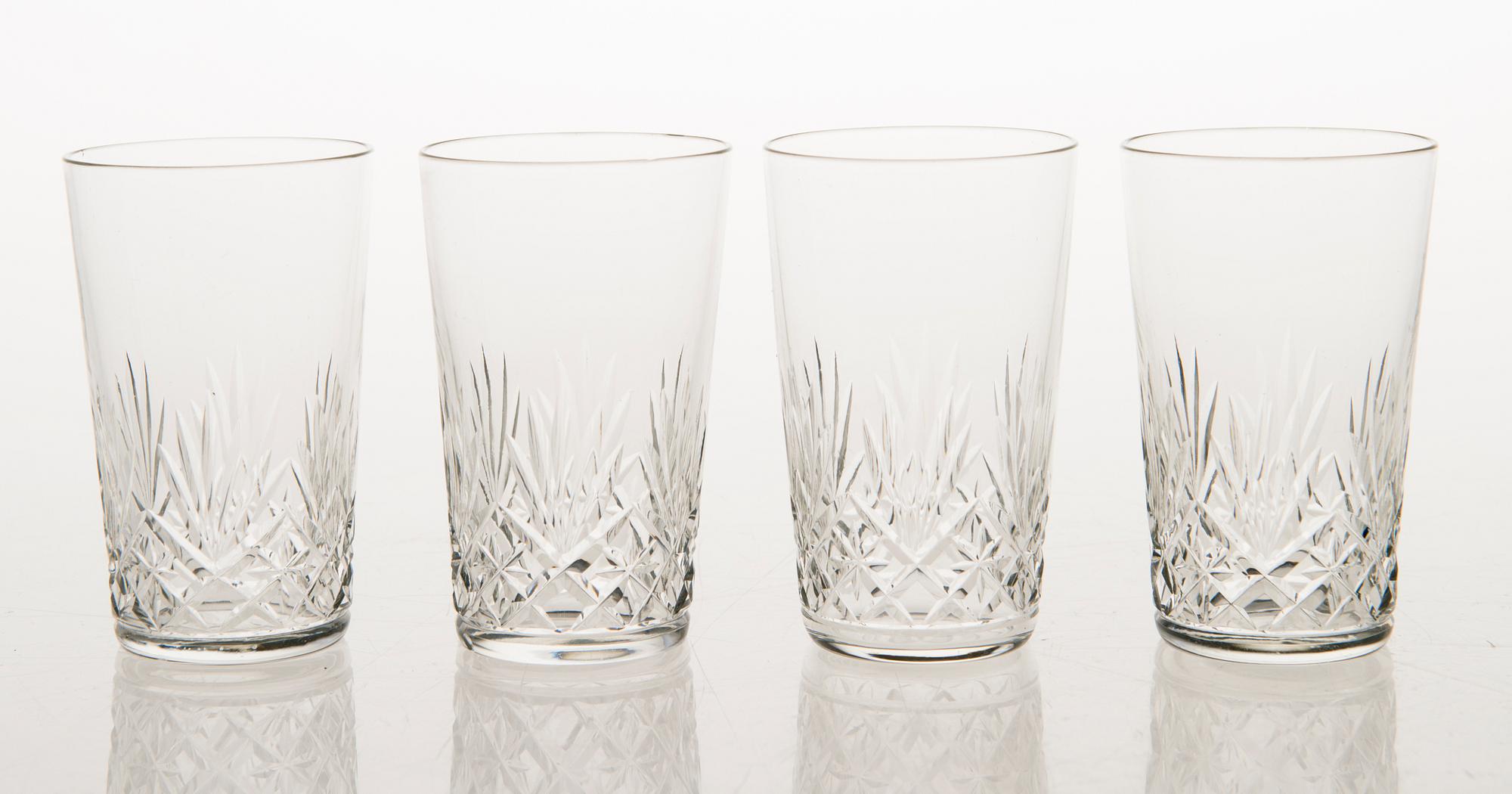 GLASSERVISDELAR, 37 st, "Yrjö", 17 st, och "Aino" 20 st, Riihimäen Lasi.