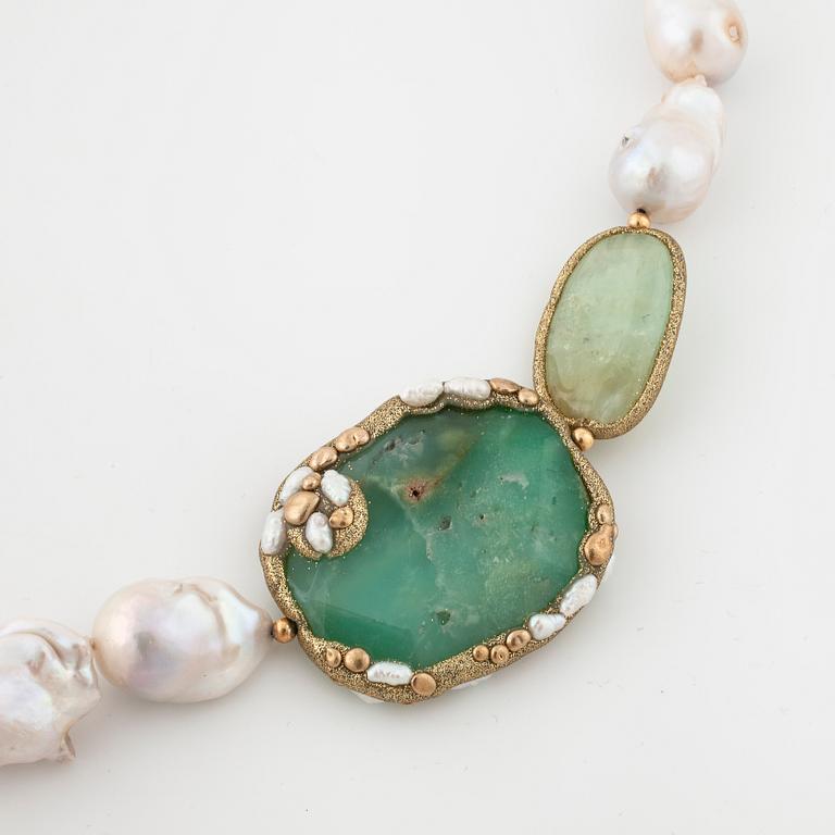 A cultured pearl and chrysoprase 
 and prenite necklace.