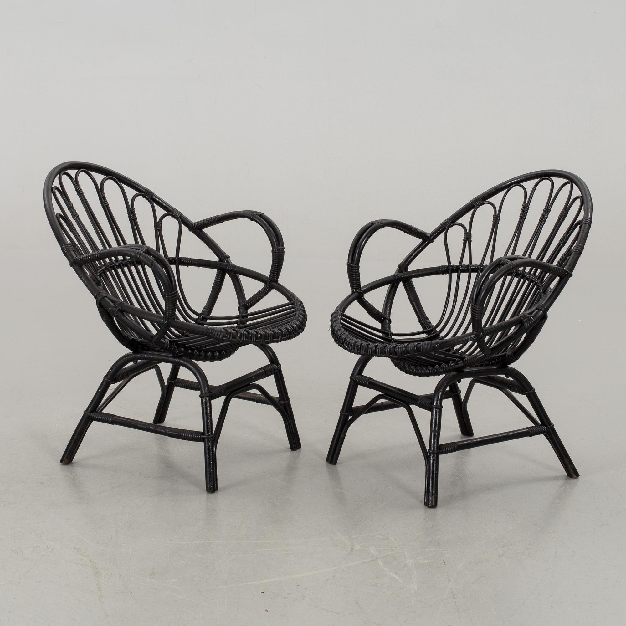 KORGSTOLAR, ett par.