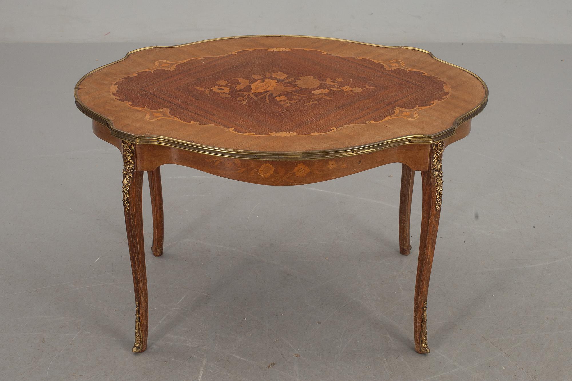 SOFFBORD, Louis XV-stil, 1900-talets andra hälft.