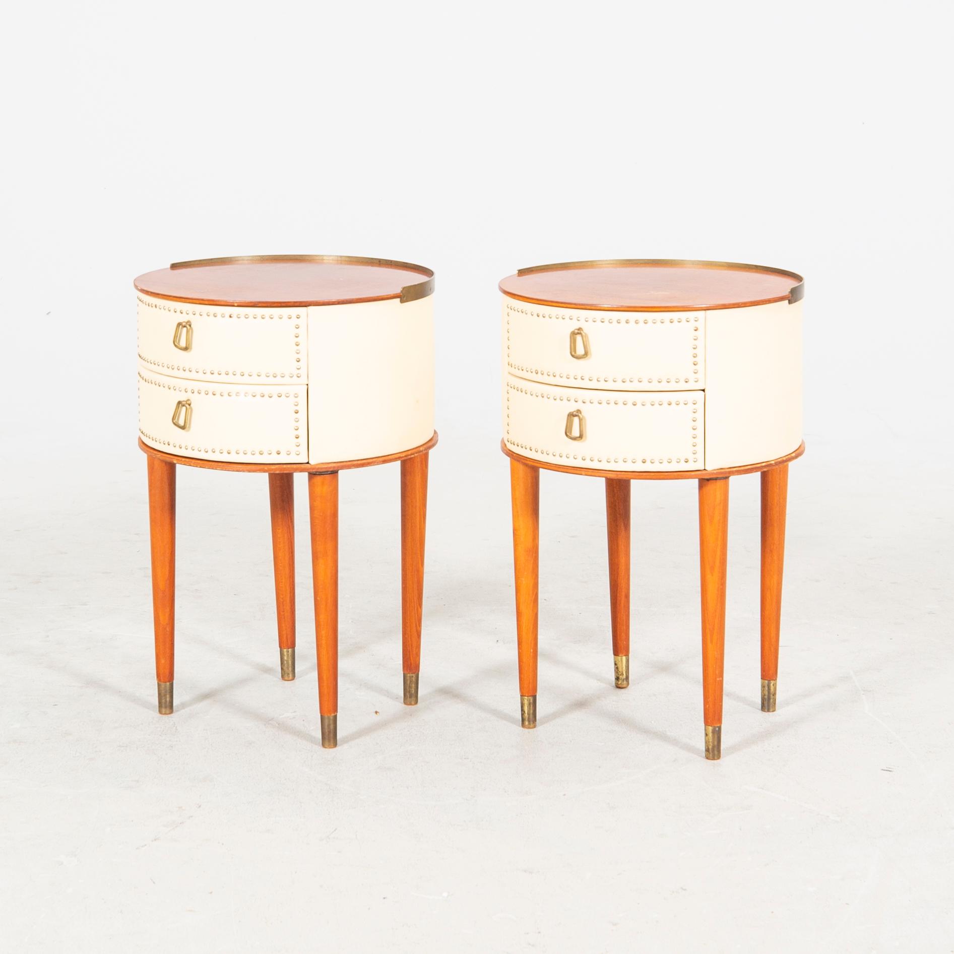 Sängbord, ett par, Halvdan Petterssons Möbelfabrik, Tibro, 1900-talets mitt.