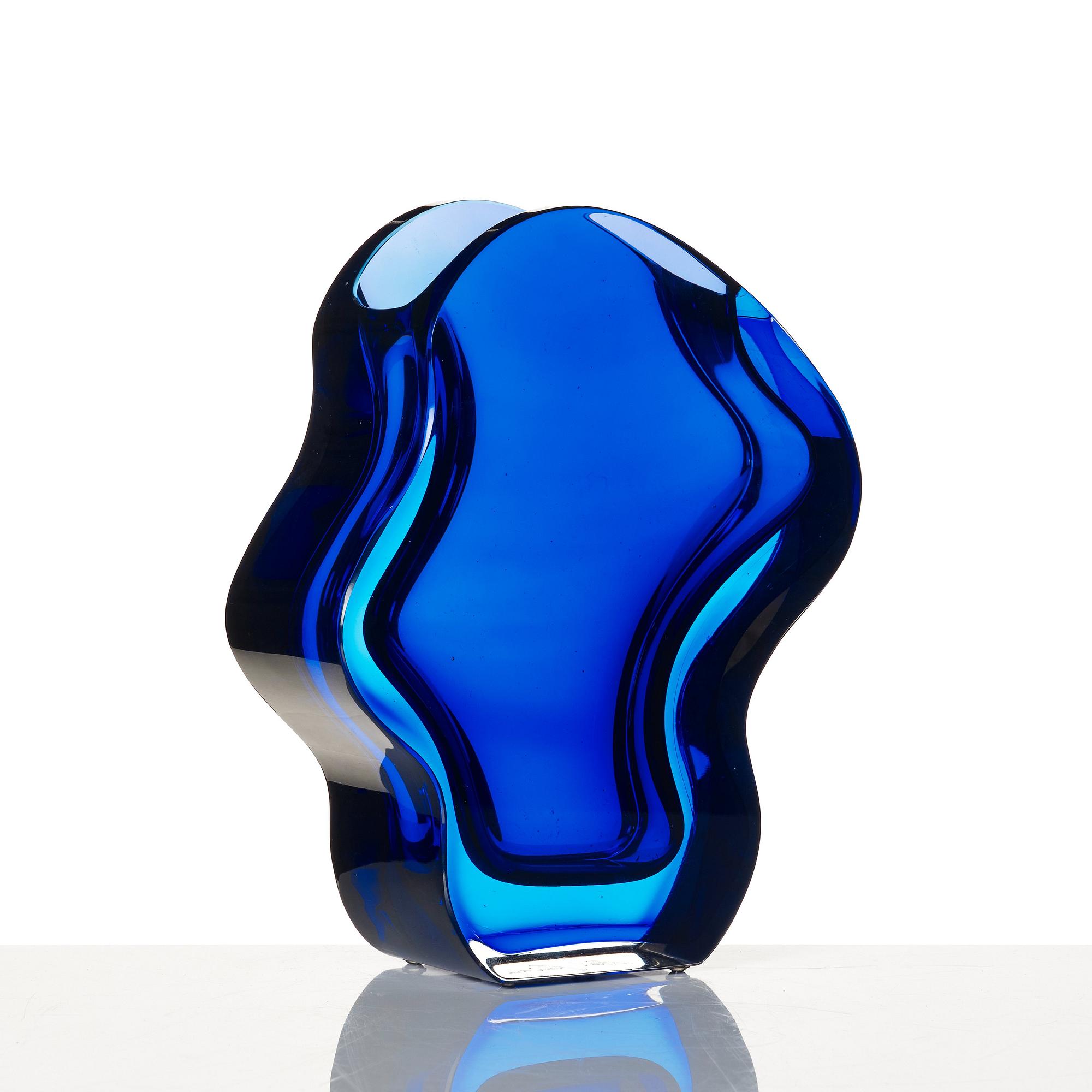 Helén Krantz, a unique glass vase, Orrefors, Sweden 2002.