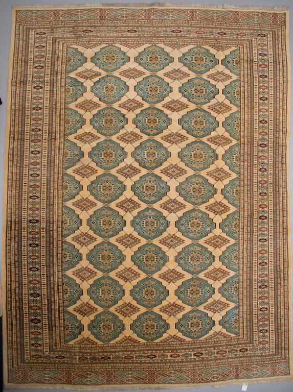 MATTA, Turkmen, Iran. Ca 330x240 cm.