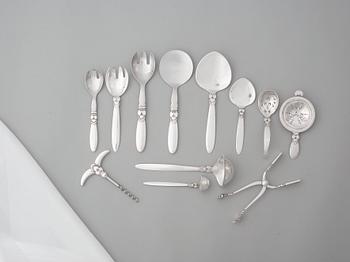 Gundorph Albertus, a set of 265 pcs of "Kaktus" sterling flatware, Copenhagen, most pieces 1933-44.