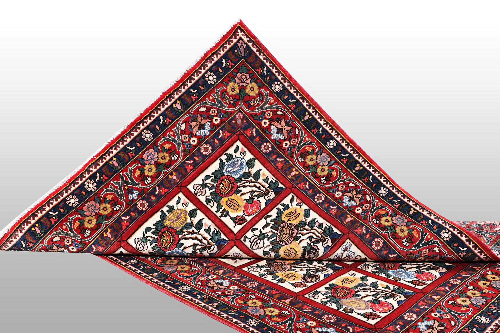 A carpet, Bakthiari, ca 190 x 140 cm.