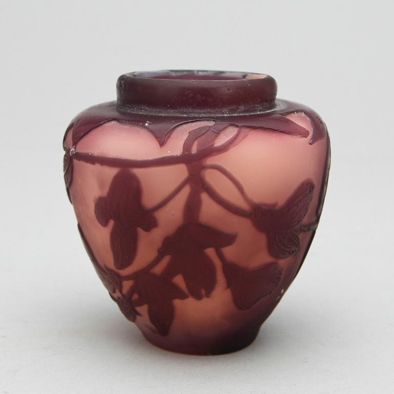 MINIATYRVAS, glas, jugend, Gallé, Frankrike, 1900-talets första hälft.