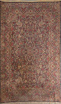 MATTA, old, Kirman, ca 340 x 246 cm.