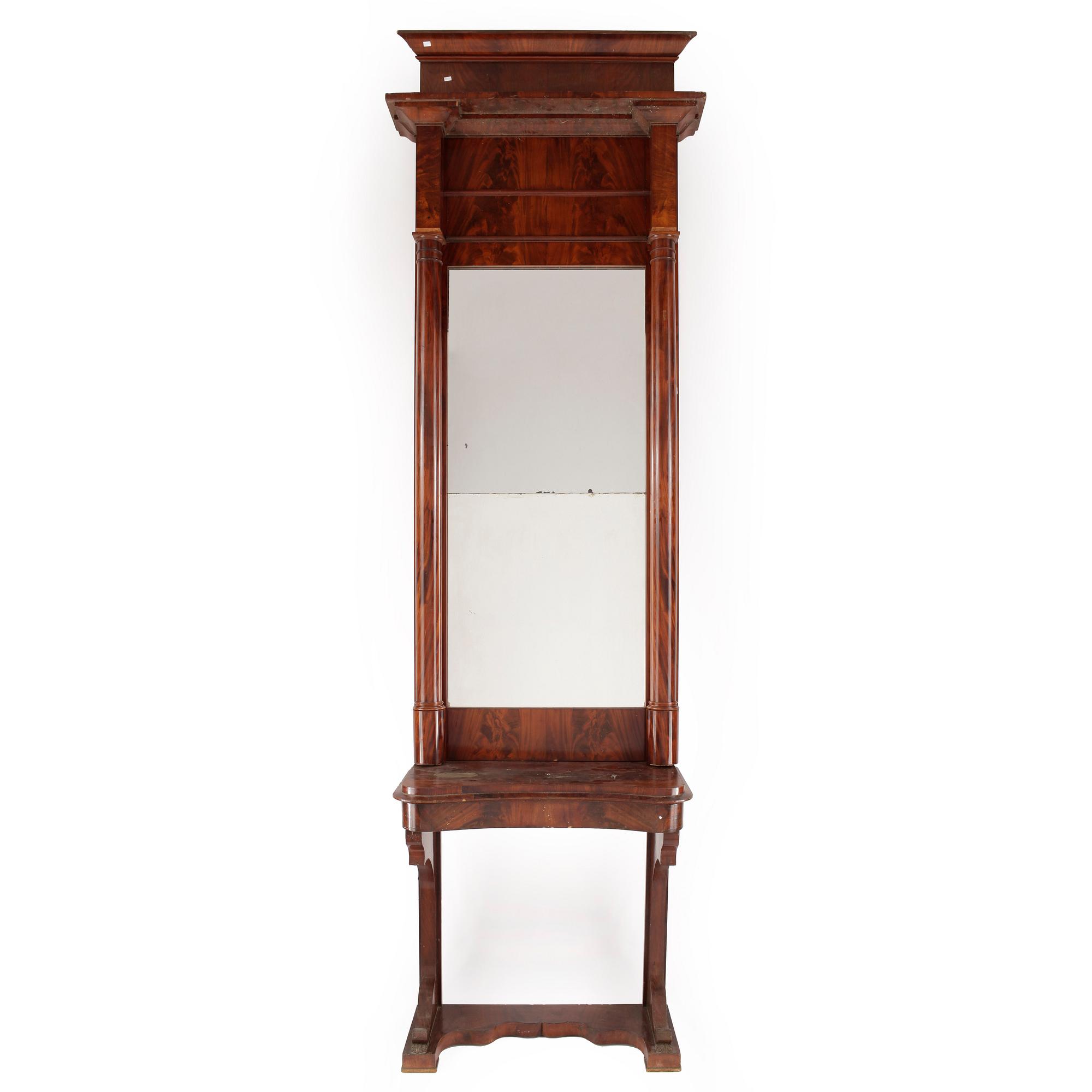 SPEGEL med KONSOLBORD. Karl Johan, 1800-talets första hälft.