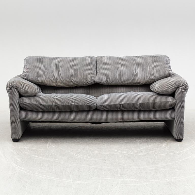 A second half of the 20th century 'Maralunga' sofa my Vico Magistretti for Cassina, Italy.