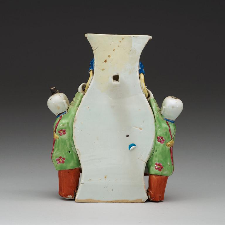 A famille rose wall vase, Qing dynasty, Qianlong (1736-95).