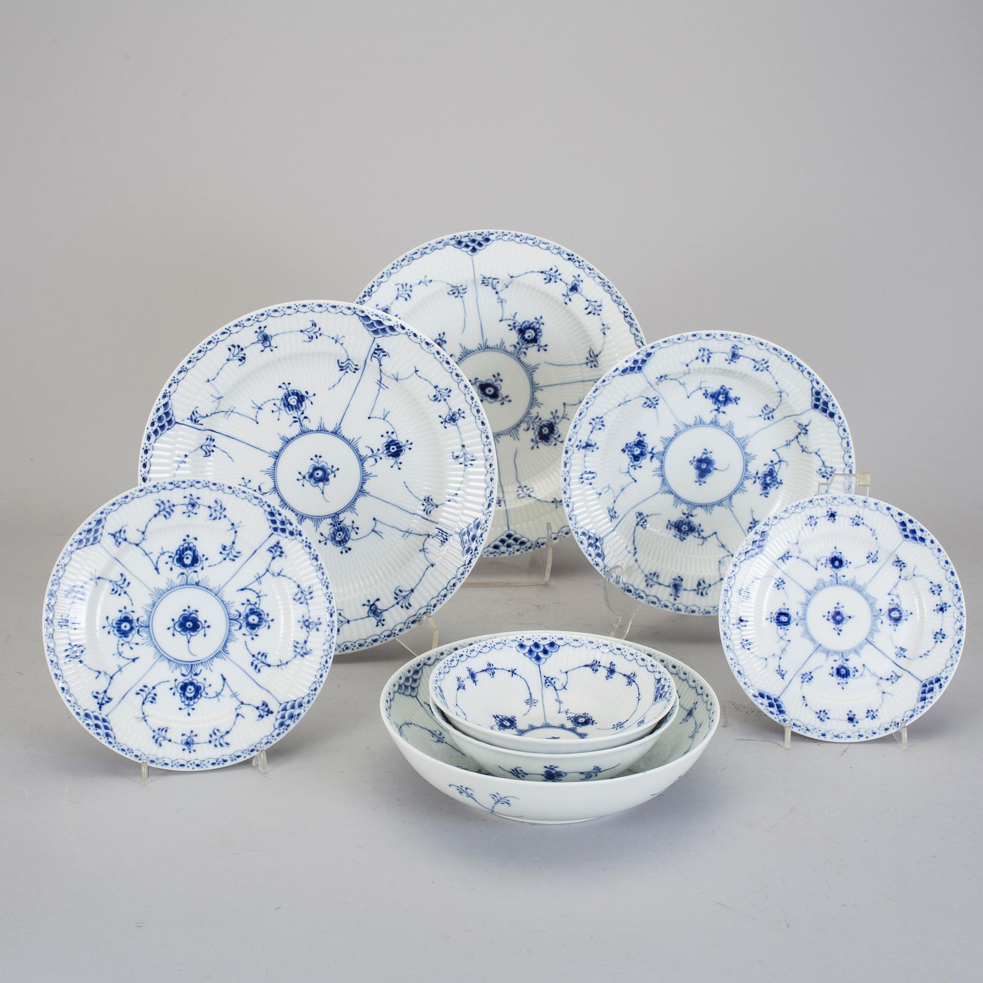 SERVIS, 129 delar, porslin, Musselmalet, Royal Copenhagen.