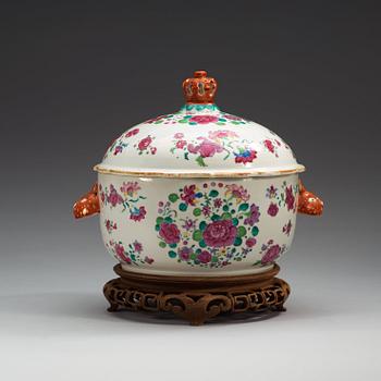 A famille rose tureen with cover, Qing dynasty, Qianlong (1736-95).